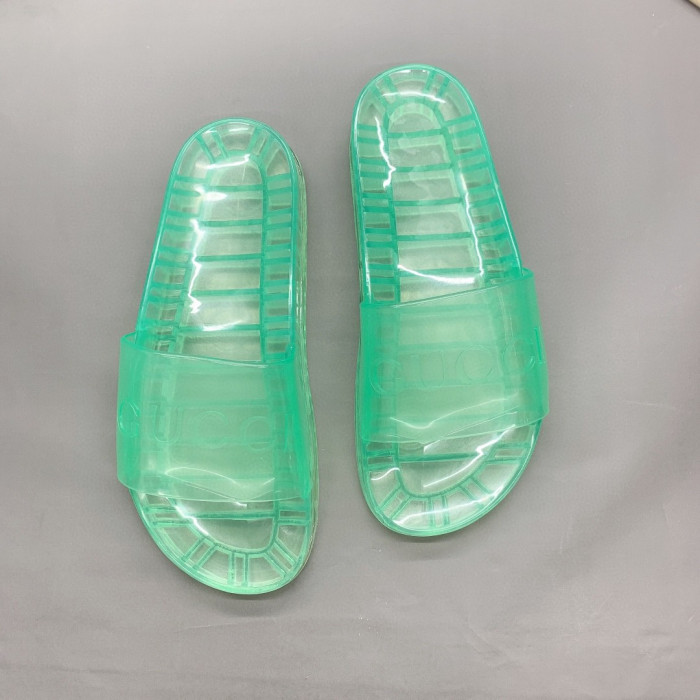 G*u*i slippers