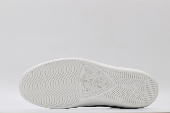 G*u*i low-top sneaker