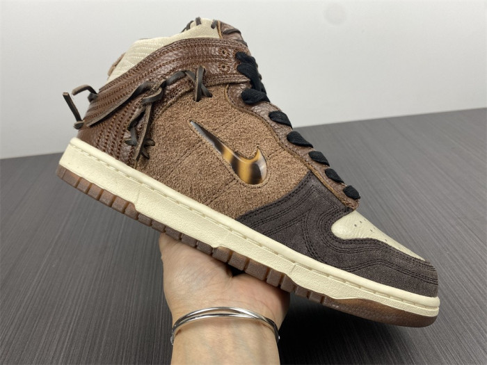 Bodega x Dunk High ‘Legend’ CZ8125-200