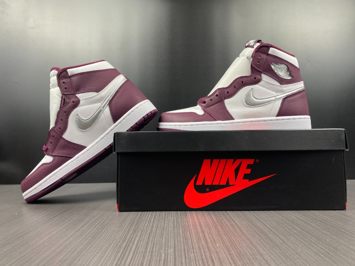 Air Jordan 1 High OG “Bordeaux” 555088-611