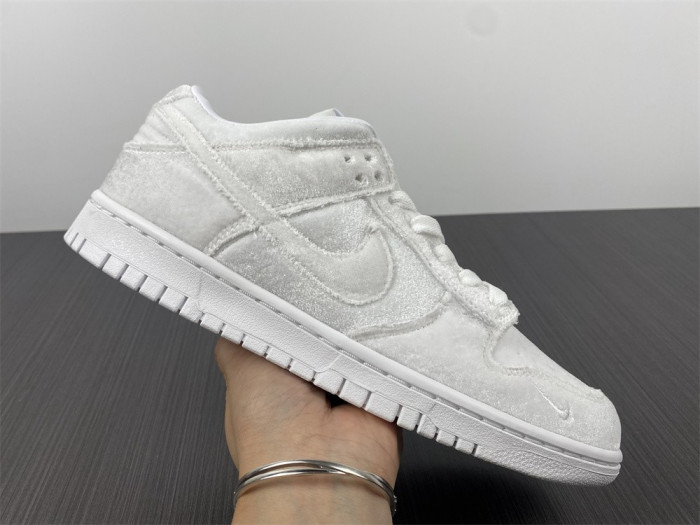 Dover Street Market x Nike Dunk Low “Triple White” DH2686-100