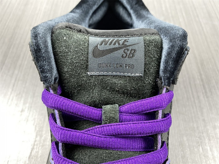 Familia x Nike SB Dunk Low “First Avenue” DJ1159-001
