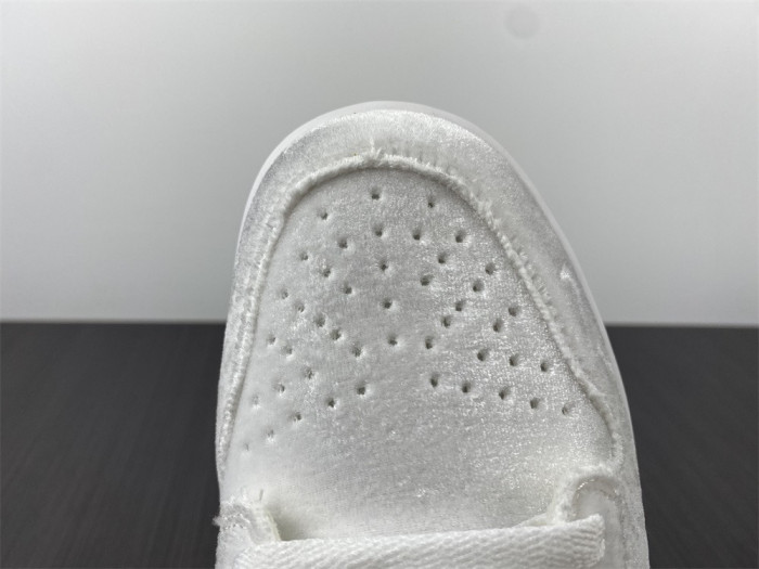Dover Street Market x Nike Dunk Low “Triple White” DH2686-100