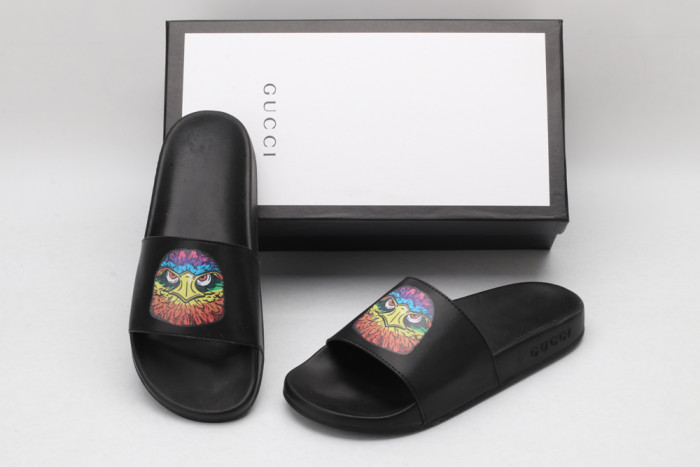 G*u*i slippers