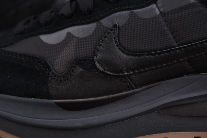 Nike Sacai x VaporWaffle ‘Black Gum DD1875 001
