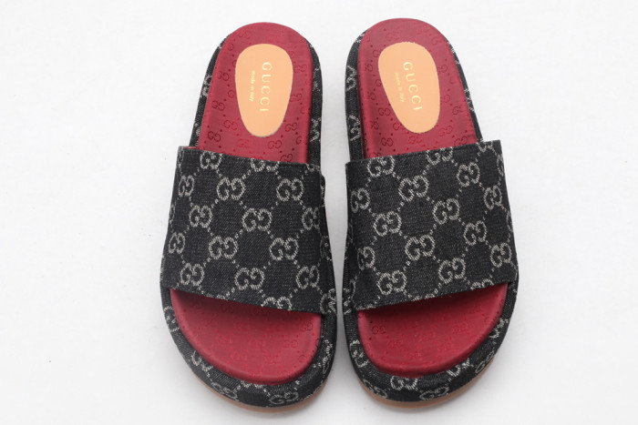 G*u*i slippers