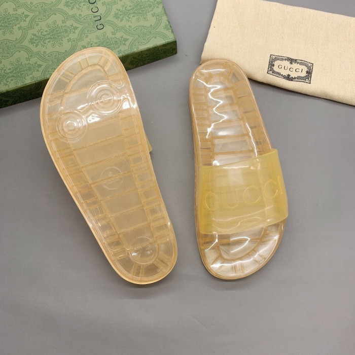 G*u*i slippers