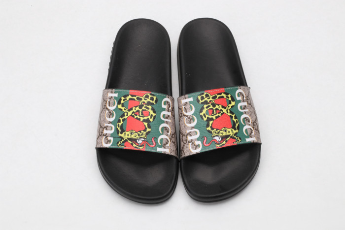 G*u*i slippers