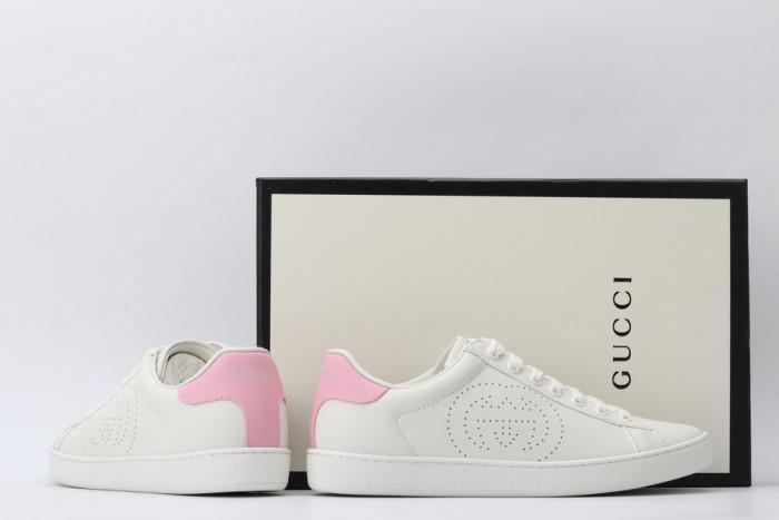 G*u*i low-top sneaker