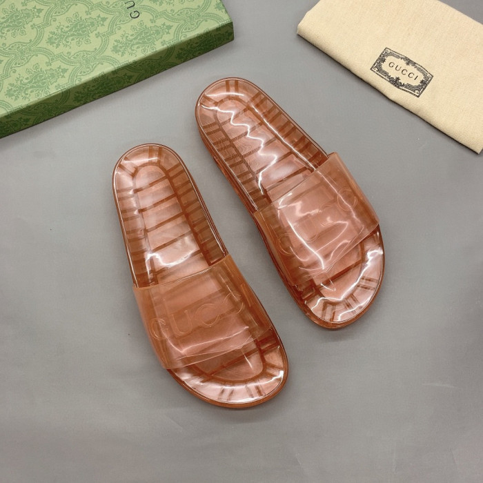 G*u*i slippers