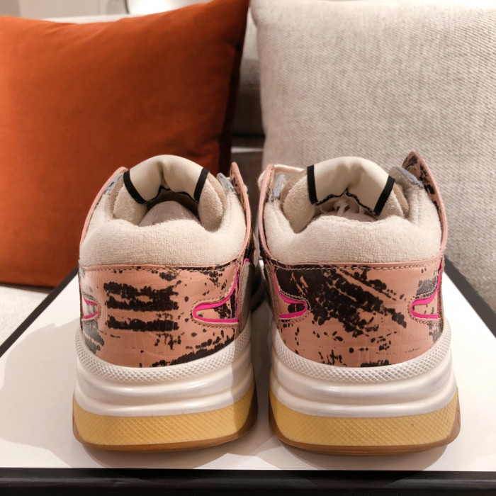 G*u*i mid sneaker