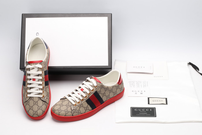 G*u*i low-top sneaker