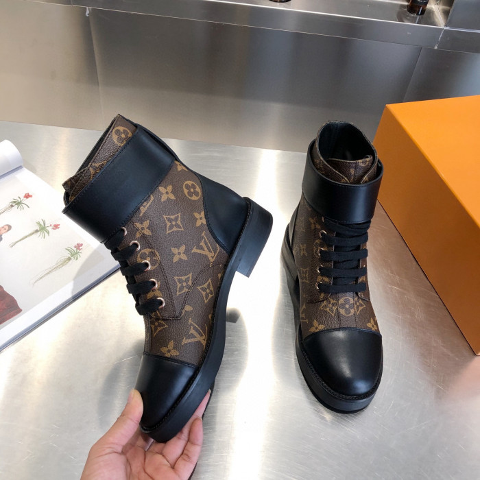 LOUS VUITO WONDERLAND FLAT RANGER BOOTS