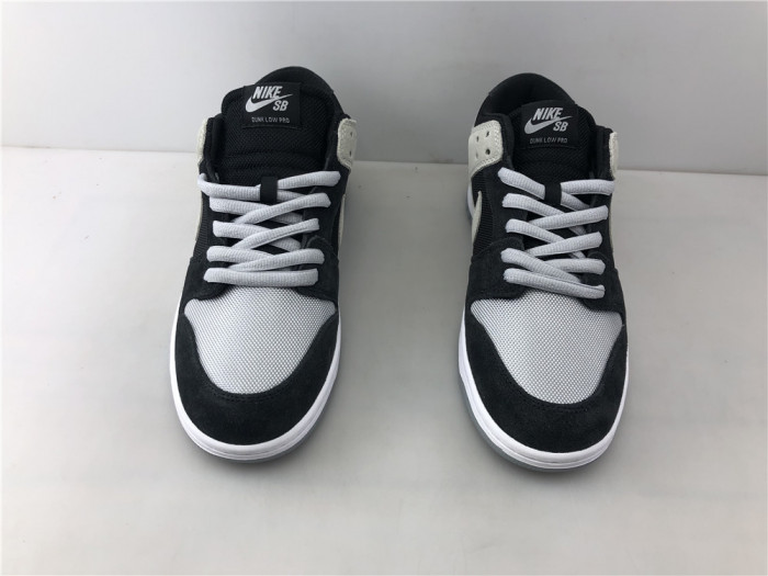 Nike Sb Zoom Dunk Low Pro Black/Wolf Grey-White-White 854866-001