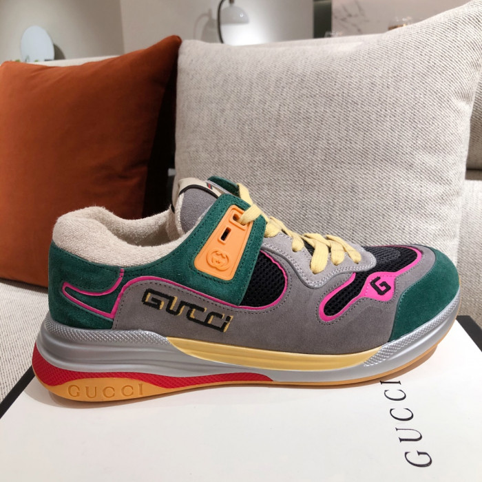 G*u*i mid sneaker