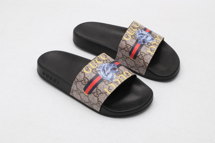 G*u*i slippers