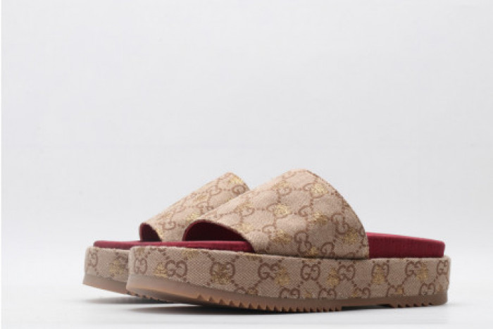 G*u*i slippers