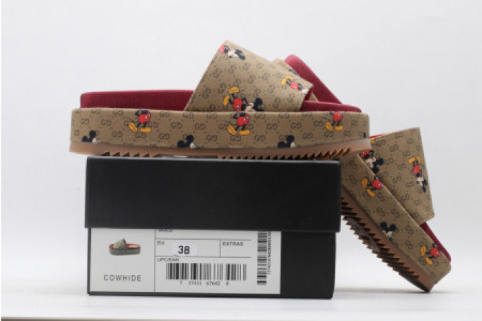 G*u*i slippers