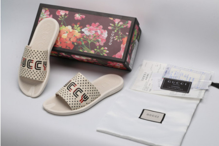 G*u*i slippers