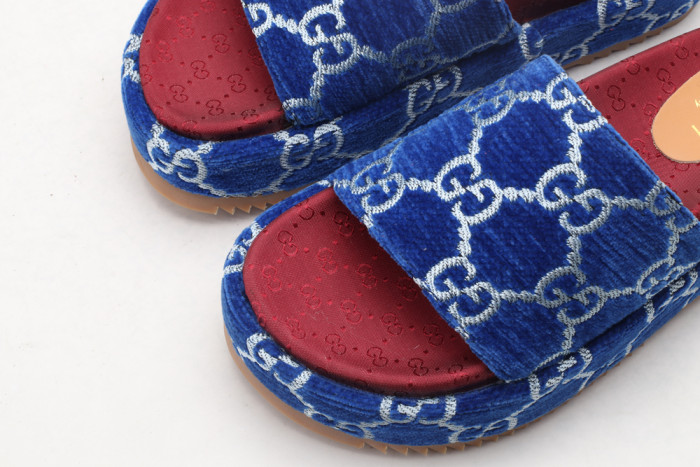 G*u*i slippers