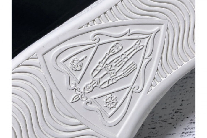 G*u*i ace embroidered low-top sneaker