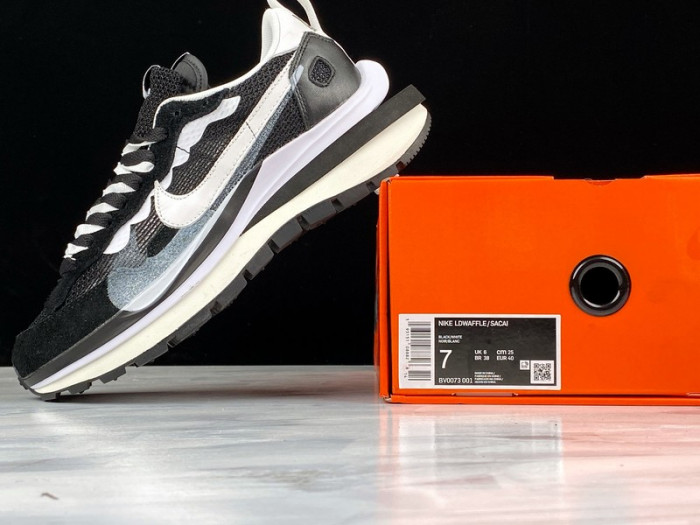 Sacai X Nike LDV Waffle ‘Black’ CV1363-001