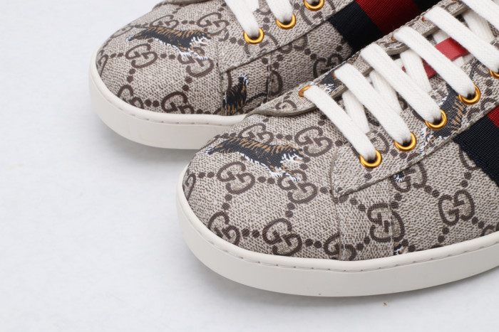 G*u*i low-top sneaker