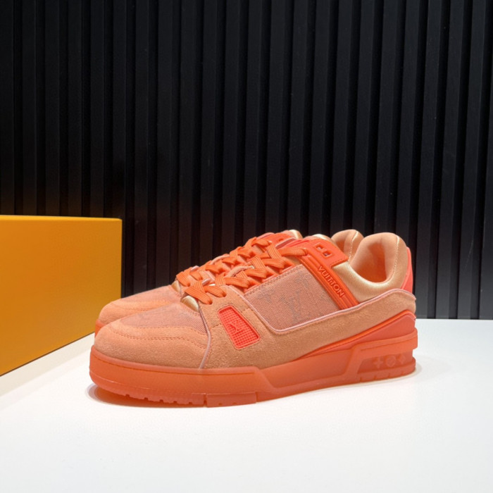 LV TRAINER SNEAKER LOW