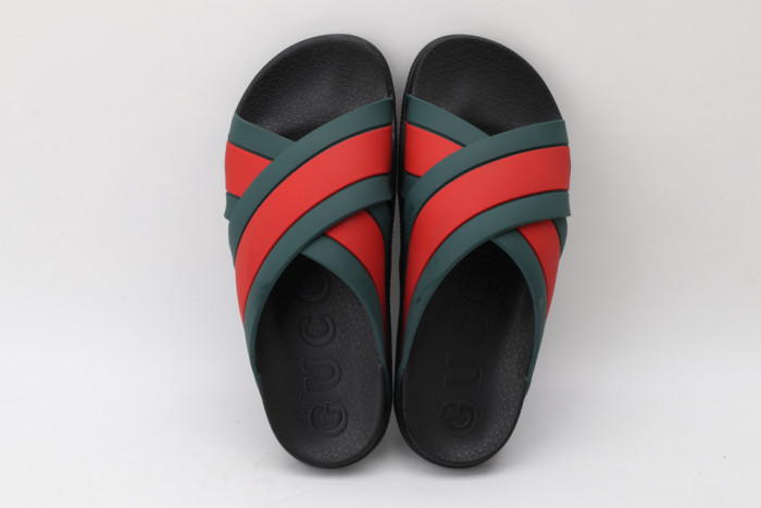G*u*i slippers