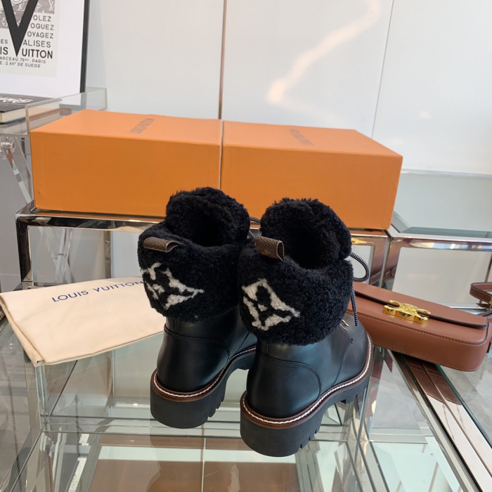 LOUS VUITO BOOTS