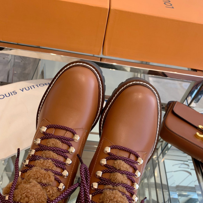 LOUS VUITO BOOTS