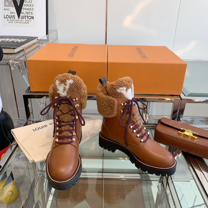 LOUS VUITO BOOTS