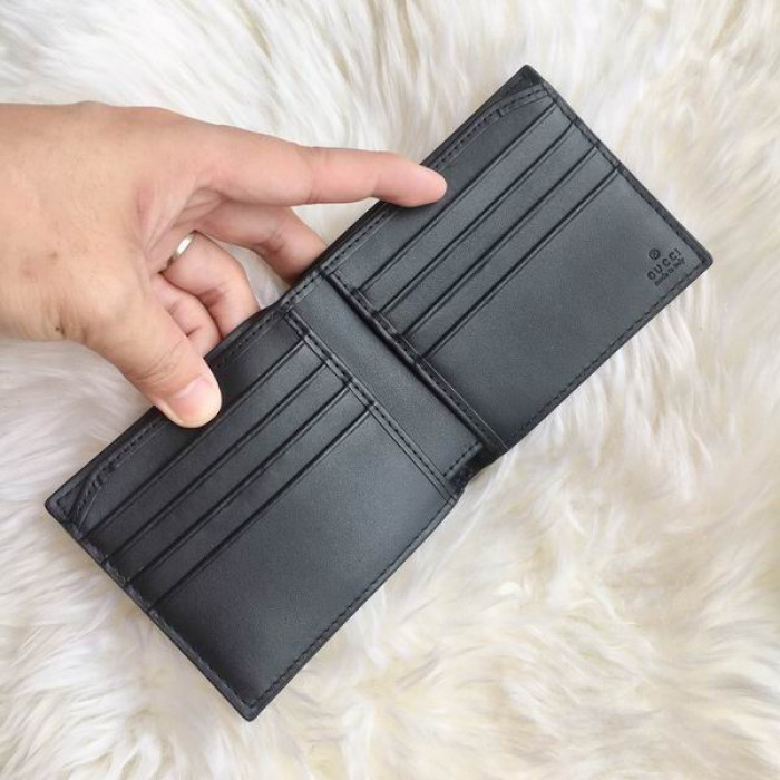 G*u*i wallet 451268 bee 11*9